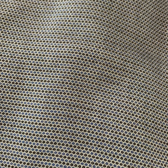 Button up - Picture 3 of 3